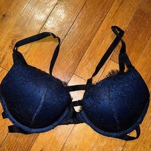 Victoria’s Secret black & navy push up bra! Size 32D